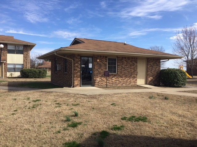 Noble Estates in Steele, MO - Building Photo