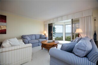4051 Gulf Shore Blvd N in Naples, FL - Building Photo - Building Photo