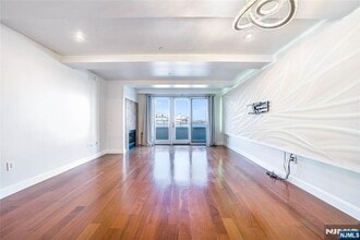 600 Harbor Blvd in Weehawken, NJ - Building Photo - Building Photo