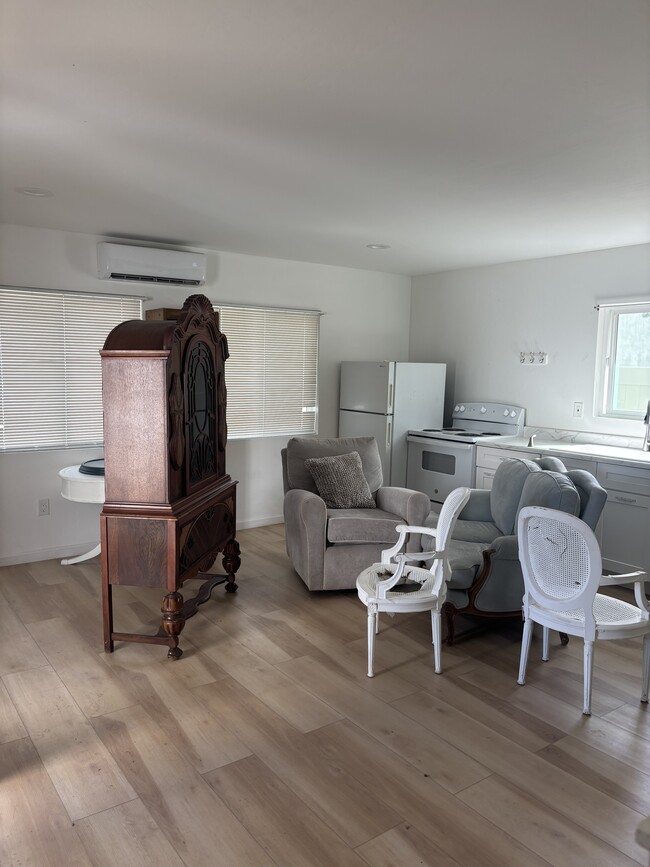 1406 S Green St in Tehachapi, CA - Building Photo - Building Photo