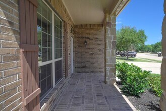 7818 Lake Commons Dr in Rosenberg, TX - Foto de edificio - Building Photo