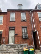 418 1/2 Howard Ave in Lancaster, PA - Building Photo