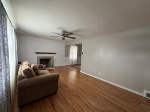 17 Brian Rd in West Hartford, CT - Building Photo - Building Photo