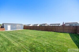3670 N Rain Tree St in Idaho Falls, ID - Building Photo - Building Photo