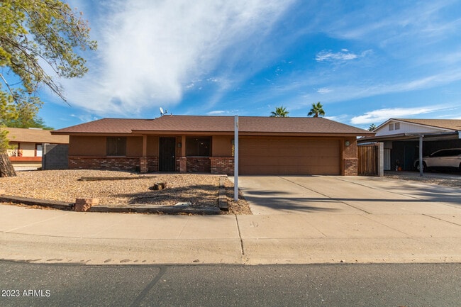 property at 1512 W Estrella Dr