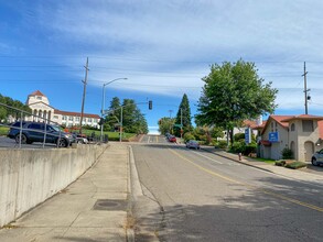 1135-1143 Magnolia Ave in Redding, CA - Building Photo - Other