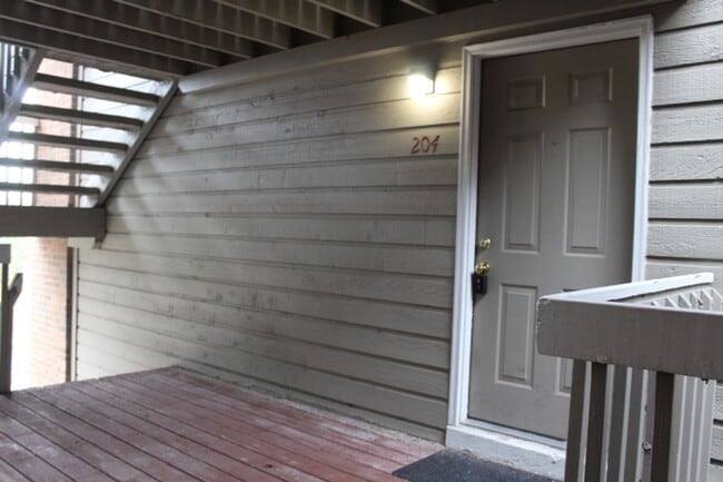 12024 W Cross Dr in Littleton, CO - Building Photo - Building Photo