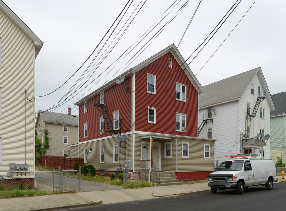 63 Summer St in Central Falls, RI - Building Photo