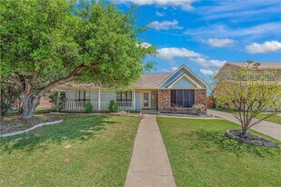 1806 Rosebud Ct in College Station, TX - Building Photo