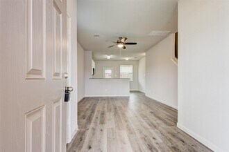 5011 Blue Jacaranda Wy in Spring, TX - Foto de edificio - Building Photo