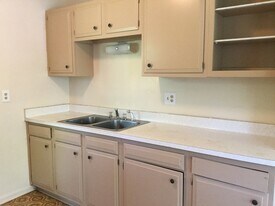 5342 N 27th St in Milwaukee, WI - Building Photo