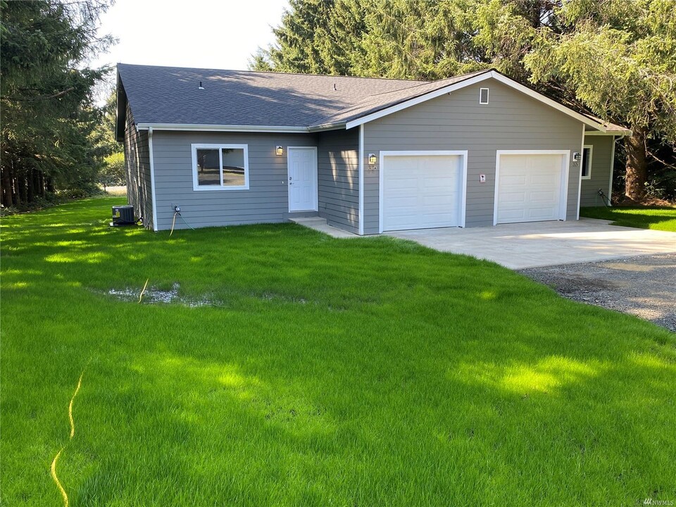 32 Sunset Ave NE in Ocean Shores, WA - Building Photo