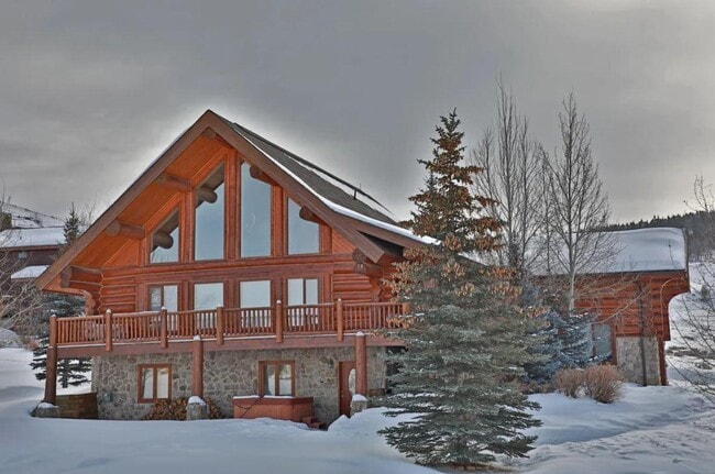 property at 72 Spruce Dr