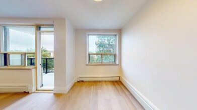 1 Marquette Avenue in Toronto, ON - Building Photo - Building Photo