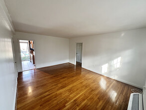 4 Auburn Ct, Unit D in Alexandria, VA - Building Photo - Building Photo