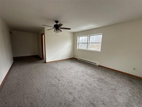 2048 Co Rte 8 in Elizaville, NY - Building Photo - Building Photo