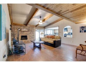 11045 McCree Rd in Dallas, TX - Building Photo - Building Photo