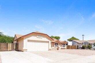7580 W San Miguel Ave in Glendale, AZ - Building Photo - Building Photo