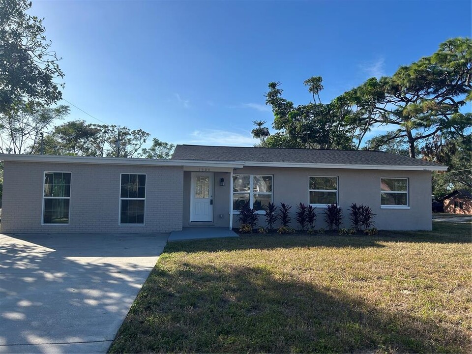 1304 Wood Ave in Clearwater, FL - Building Photo