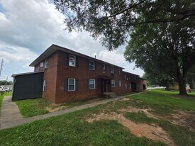 605 W Twenty-Third St in Winston-Salem, NC - Building Photo