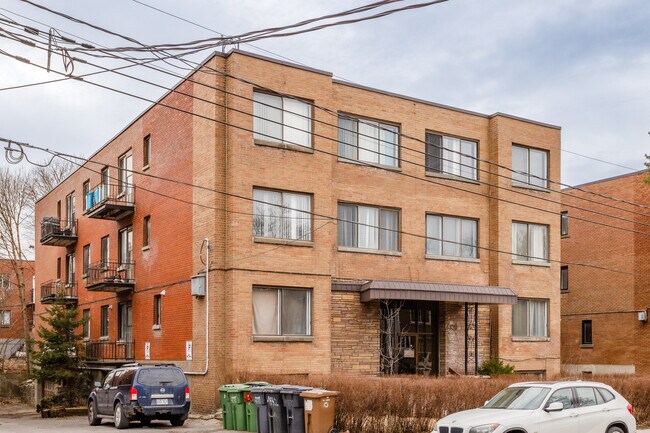 4830 Plamondon Av in Montréal, QC - Building Photo - Building Photo