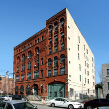 Thomas J. Stewart Apartments in Jersey City, NJ - Foto de edificio - Building Photo