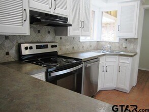 328 Brookwood Dr in Tyler, TX - Building Photo - Building Photo