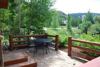 2410 Deer Lake Dr in Park City, UT - Building Photo - Building Photo