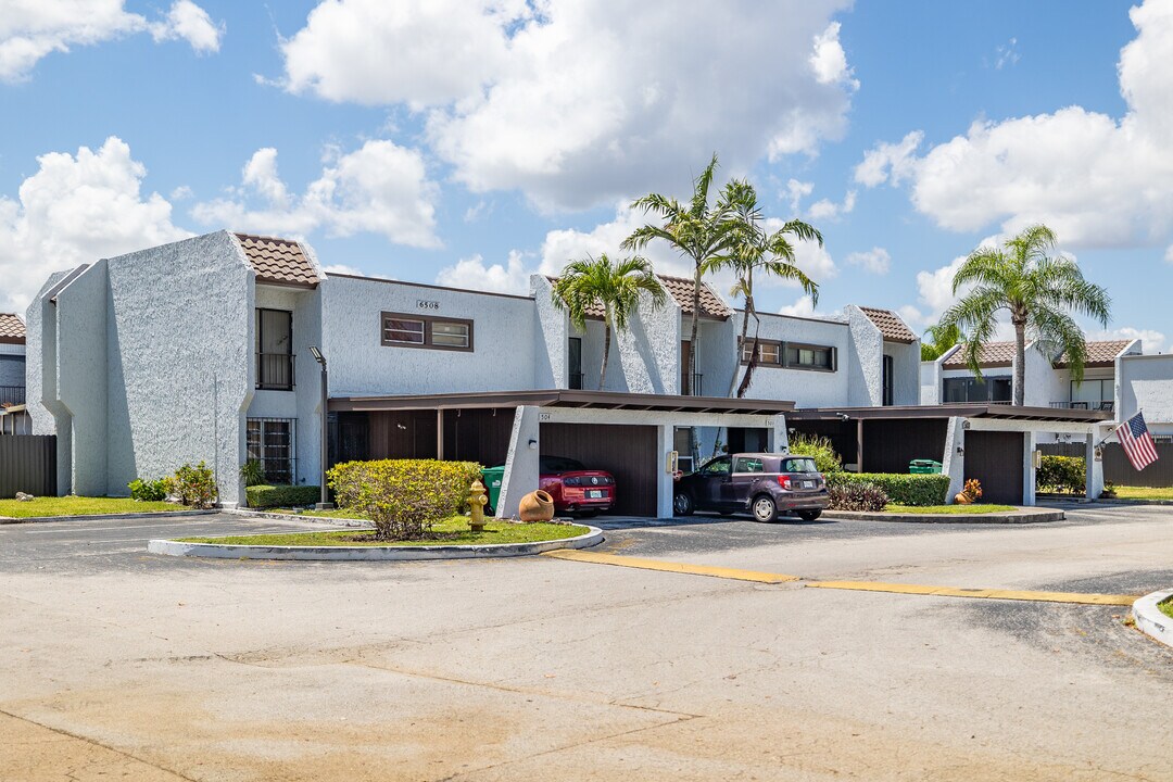 Spanish Villas in Miami, FL - Building Photo