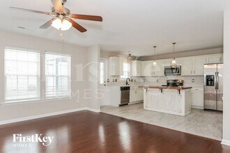 5793 Midstream Cir in Clemmons, NC - Foto de edificio - Building Photo