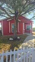 602 Chihuahua St in San Antonio, TX - Building Photo