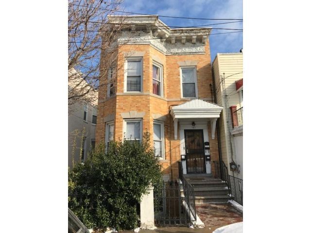 Threefamily Home Morris Park area in Bronx, NY - Building Photo