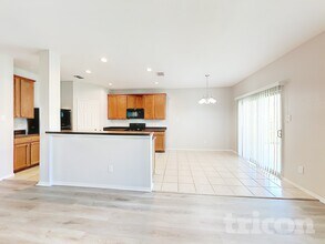 2809 Thistlewood Dr in Seagoville, TX - Foto de edificio - Building Photo