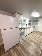 3005 Hawthorne St in Sarasota, FL - Building Photo - Building Photo