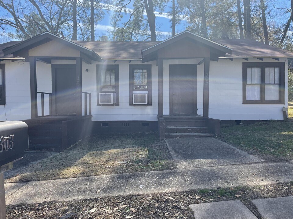 301 W Lula St in Leesville, LA - Building Photo