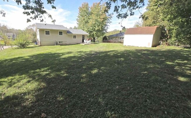5675 S Fairfax Rd in Bloomington, IN - Building Photo - Building Photo
