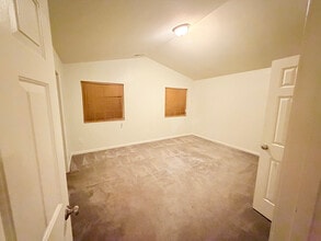 203 Walnut Crossing Dr in Whitsett, NC - Building Photo - Building Photo