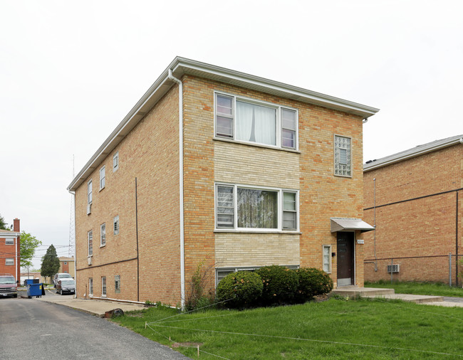 606 S Wisconsin Ave in Addison, IL - Building Photo - Building Photo