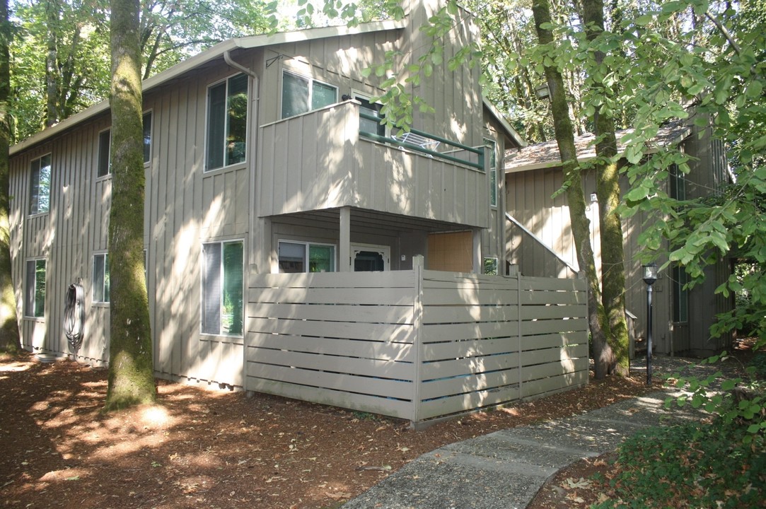 7253 Childs Rd in Lake Oswego, OR - Building Photo