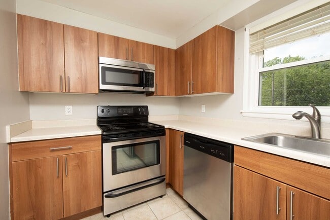 Oak Gardens Apartments in Doylestown, PA - Foto de edificio - Building Photo