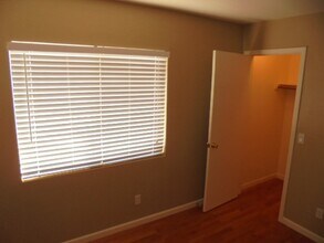 11801 N Olive St in El Mirage, AZ - Foto de edificio - Building Photo