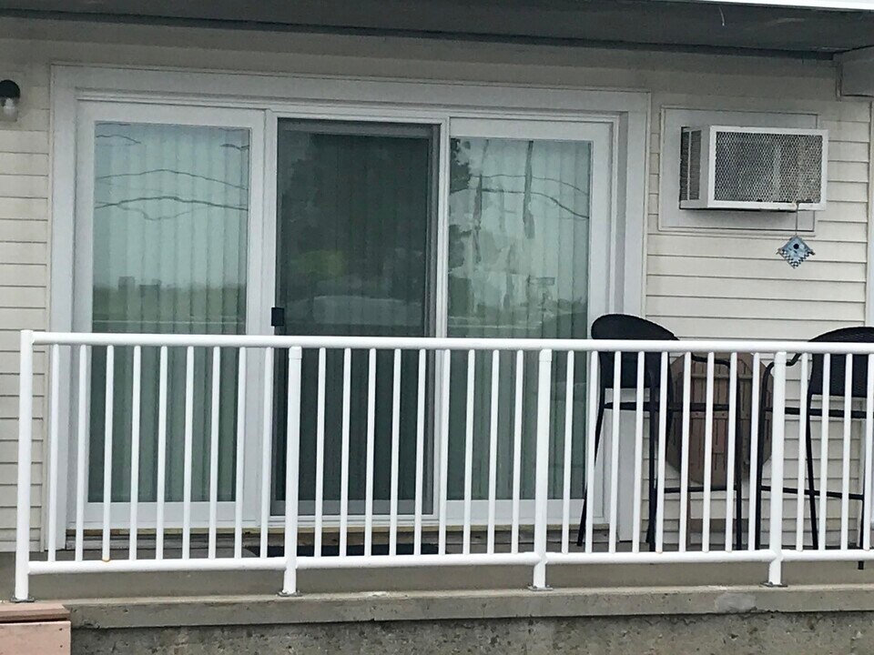 933 Ocean Blvd in Hampton, NH - Building Photo