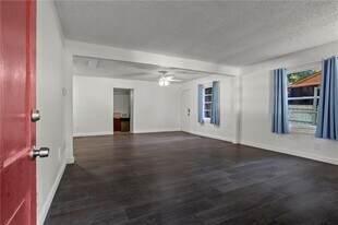 317 Argus Cir NW in Atlanta, GA - Building Photo