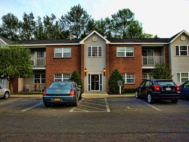 Shaker Run Apartments in Albany, NY - Foto de edificio - Building Photo