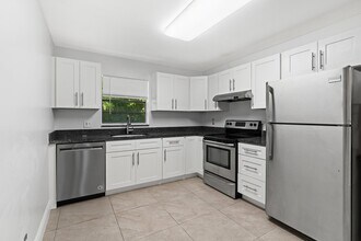 1515 N Federal Hwy in Lake Worth Beach, FL - Building Photo - Building Photo