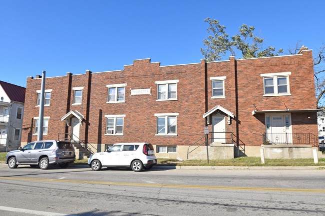 2134 Ross Ave in Norwood, OH - Foto de edificio - Other