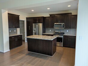 27333 15th Ct S in Des Moines, WA - Building Photo - Building Photo