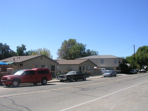 540-572 Mahoney Ave in Oak View, CA - Building Photo - Building Photo