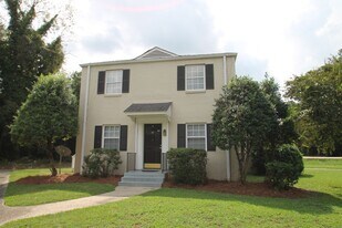2108 Broad St in Camden, SC - Building Photo