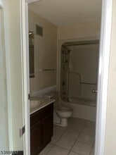 10 N Wood Ave in Linden, NJ - Building Photo - Building Photo